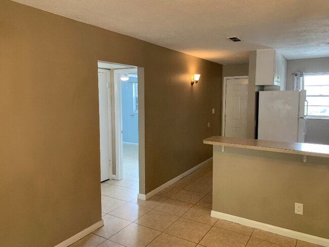 Building Photo - 701 N Indian River Dr