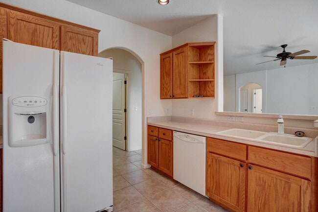 Building Photo - 3 Bedroom, 2 Bath Home in Prescott!