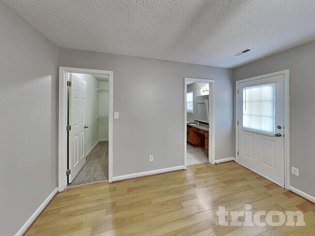 Building Photo - 5000 Poplar Glen Dr