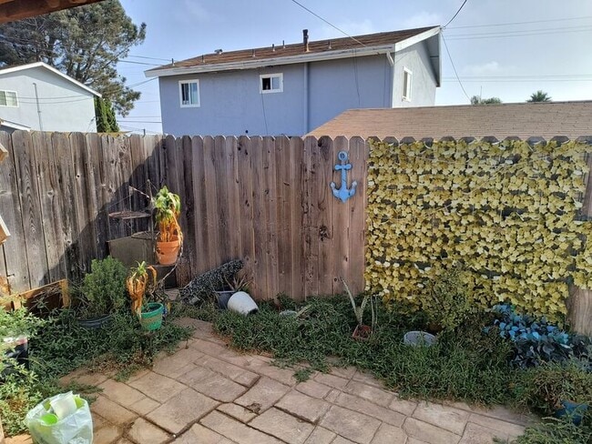 Building Photo - 777 Cypress Ave