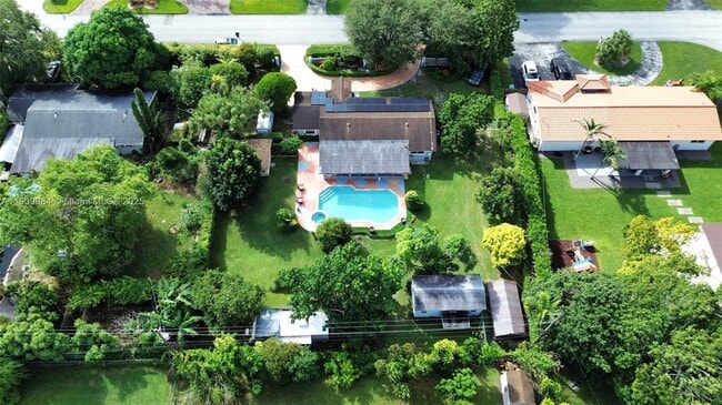 Primary Photo - 10965 SW 116th St