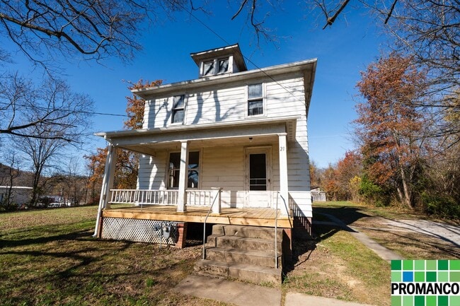Primary Photo - Southern Style Charming 3-Bedroom Farmhouse