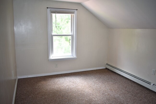 Building Photo - 883 Josephine Ave