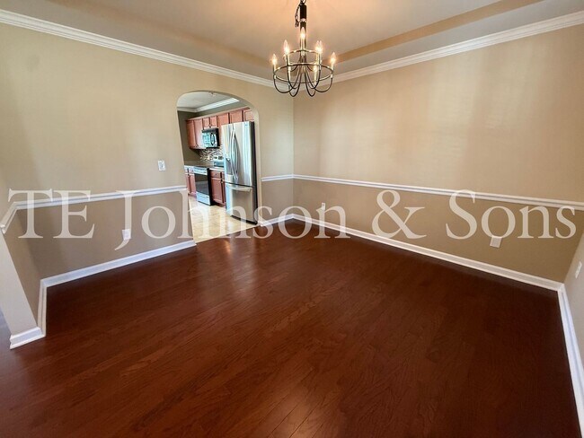 Building Photo - Spacious 4 Bedroom Home with Fenced Yard & Two Car Garage in Clemmons