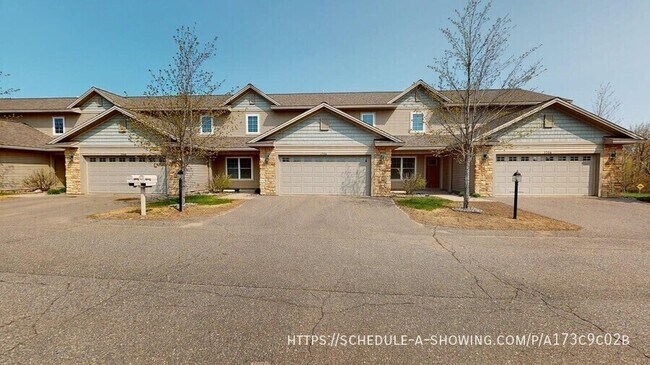 Building Photo - 1806 N Creek Cir