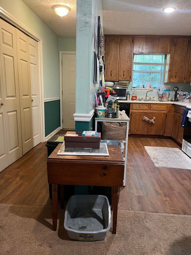 Building Photo - 2 bedroom, 2 bath duplex in Sleepy Creek o...