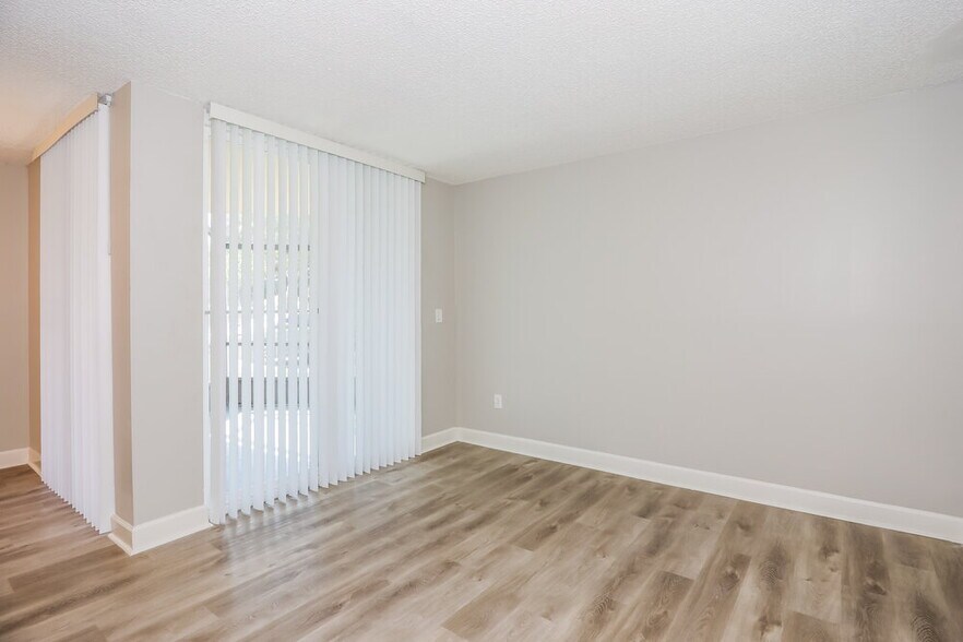 Building Photo - 8205 SW 152nd Ave