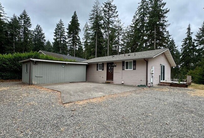 Primary Photo - 261 E St Andrews Dr