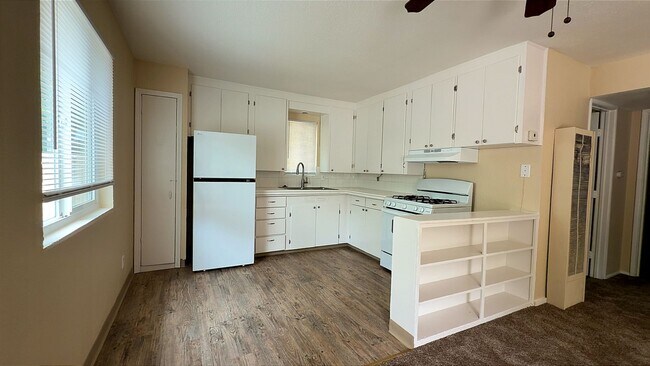 Building Photo - 639 W Santa Fe Ave