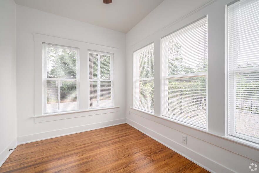 Secondary Bedroom - 4907 Louisiana St