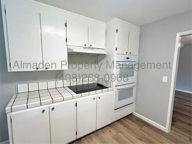 Building Photo - 1278 Oakglen Way