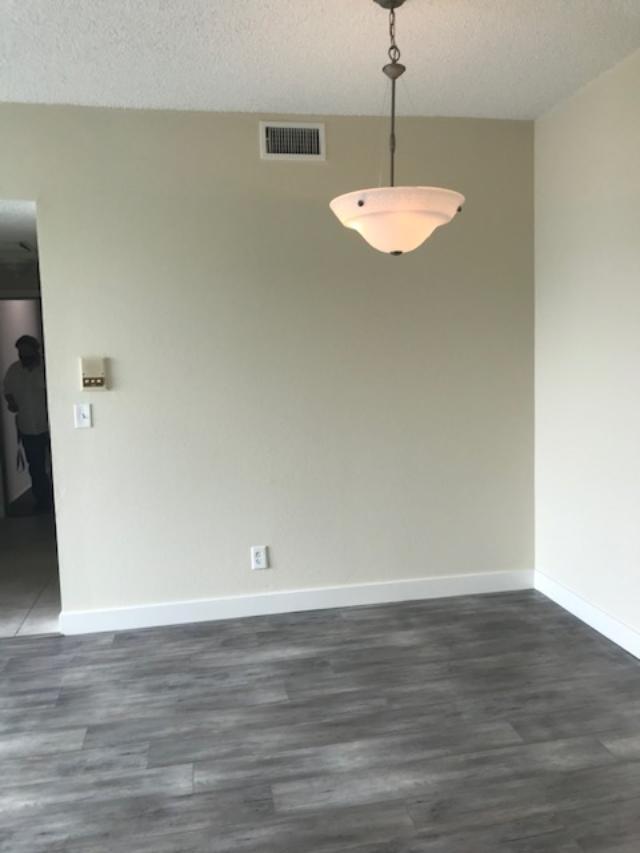 Building Photo - 1546 Camden Ave