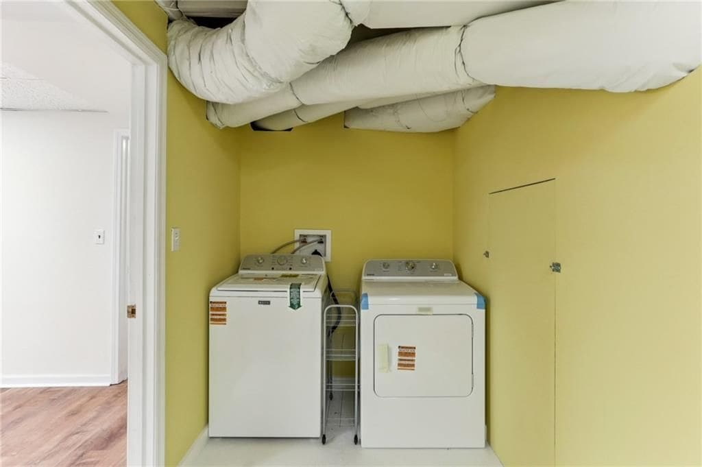 Building Photo - 2888 Bonanza Dr