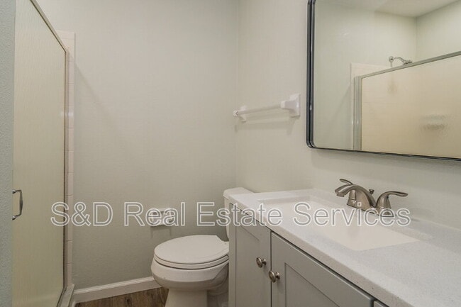 Building Photo - 304 La Serena St