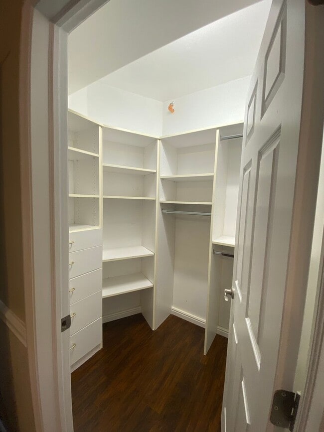 Building Photo - UTILITIES INCLUDED 2 bed 3 bath apartment in Hildale