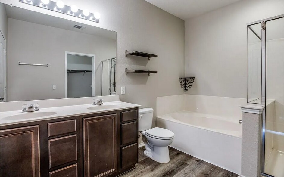 Building Photo - 8801 Capitol View Dr