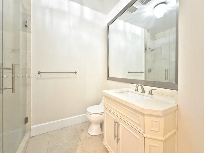 Building Photo - 848 Brickell Key Dr