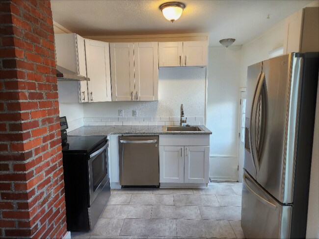 Building Photo - 320 Cullum Ave