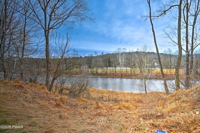 Building Photo - 628 Hudson St