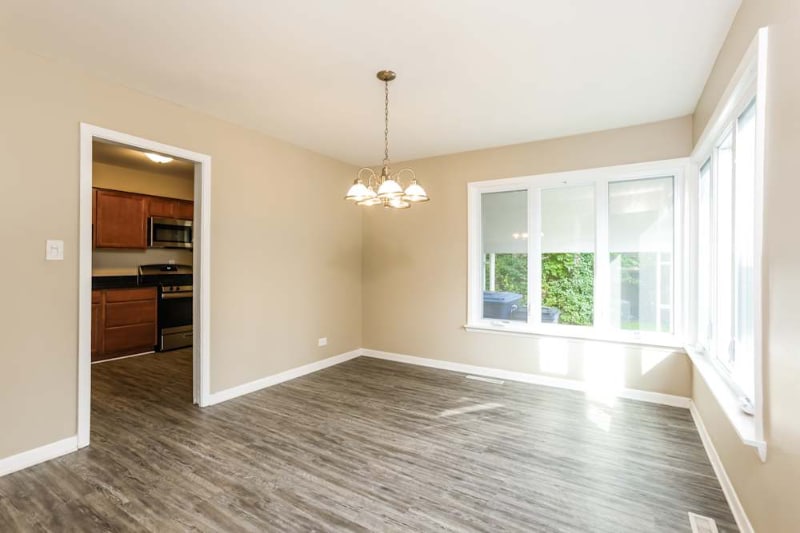 Building Photo - 1462 Deerfield Rd