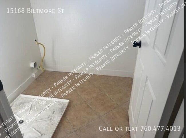 Building Photo - 15168 Biltmore St