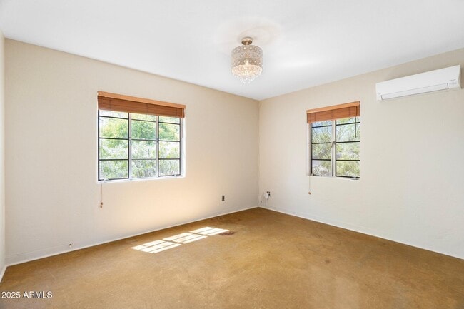 Building Photo - 2434 E Pinchot Ave