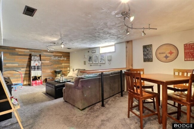 Building Photo - 2049 N Pearl St