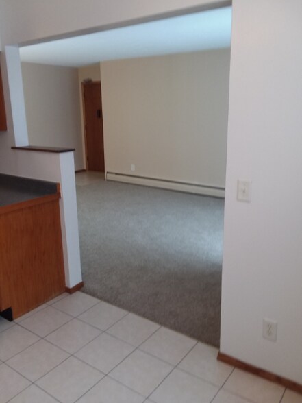 Building Photo - 3246 Douglas Dr N