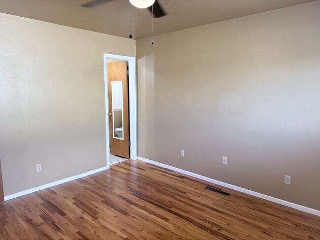 Building Photo - 1419 Prado Dr