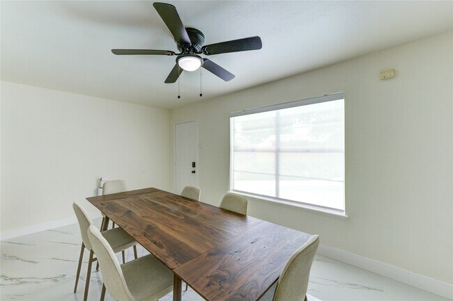 Building Photo - 8706 Bedworth Ln