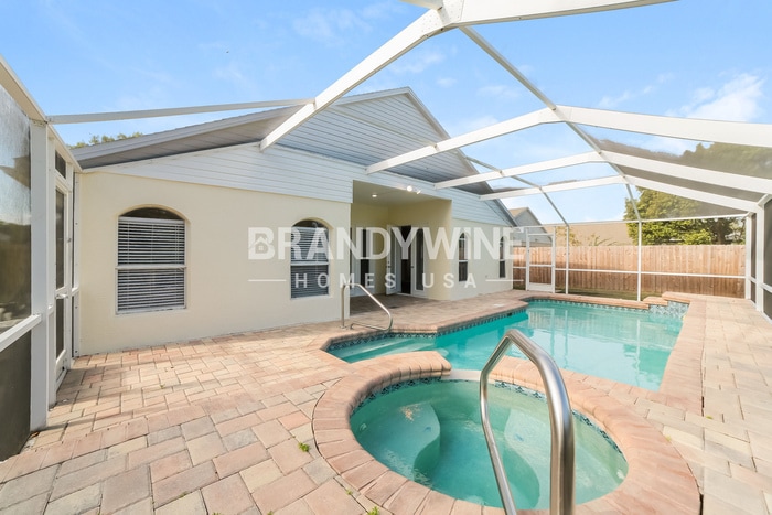 Building Photo - 1427 Lake Shore Ranch Dr