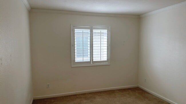 Building Photo - Great home in a court