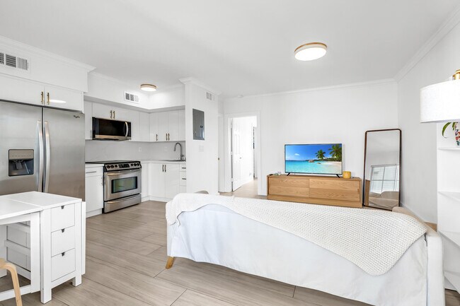 Building Photo - 924 SE 2nd St