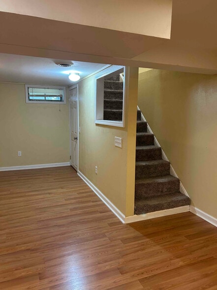 Building Photo - 201 Delwood Dr