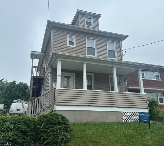 Building Photo - 35 Huron Ave