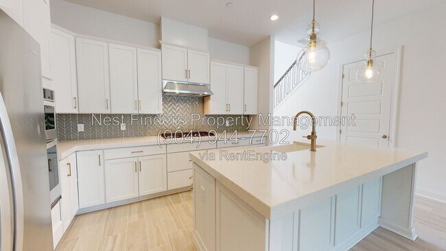 Building Photo - 111 Carousel Dr