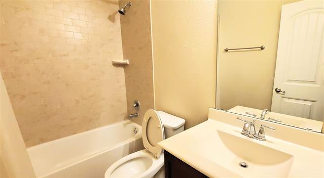 Building Photo - 121 Tennyson St