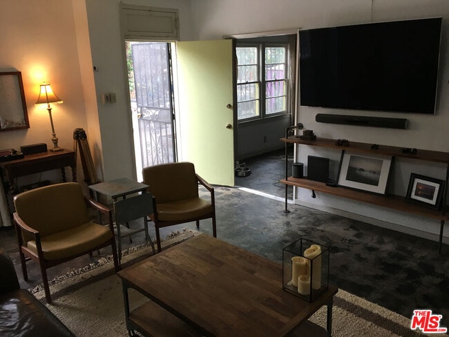 Building Photo - 5422 Washington Blvd