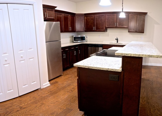 Interior Photo - 99 Pine