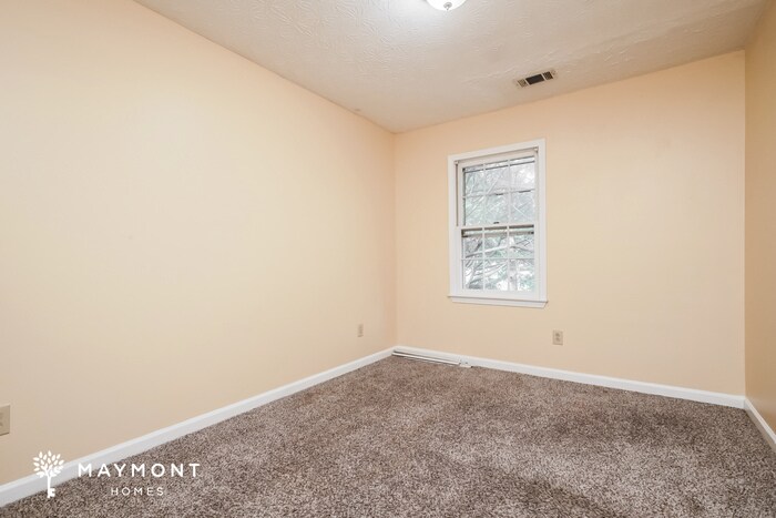 Building Photo - 25 Den Ric Ct