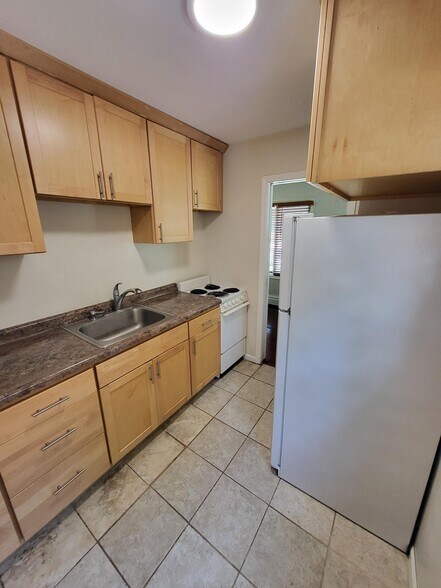 Building Photo - 1305 Jewel Ct
