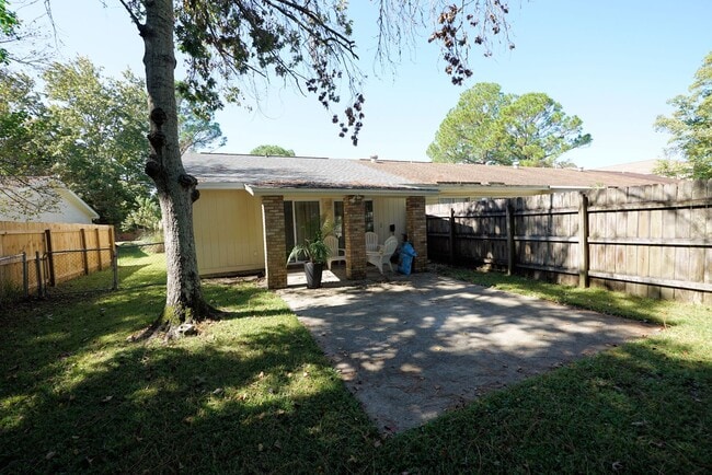 Building Photo - Great Location in Fort Walton Beach