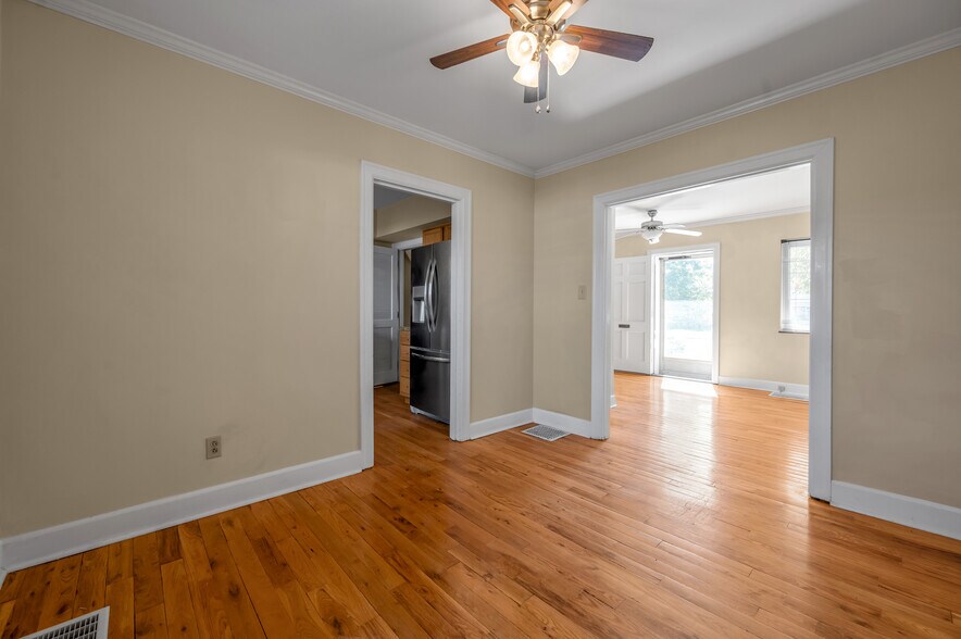 Building Photo - 1149 Cooper Dr