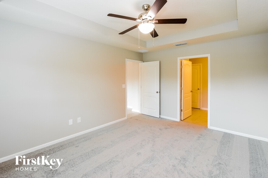 Building Photo - 51 Rivertown Rd