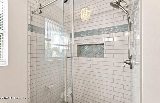 Building Photo - 420 7th Ave S
