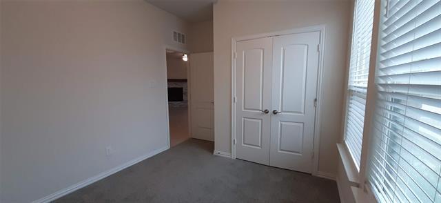 Building Photo - 325 Kennewick Dr