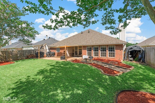 Building Photo - 4 Bedroom 2.5 Bathroom in Stockwell