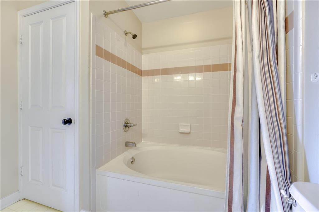 Building Photo - 1101 Juniper St NE