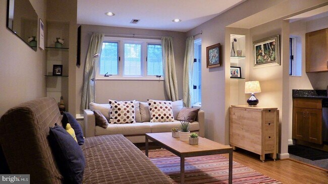 Building Photo - 1900 S St NW