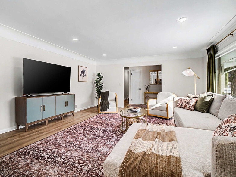 Building Photo - 28649 Jackson Rd